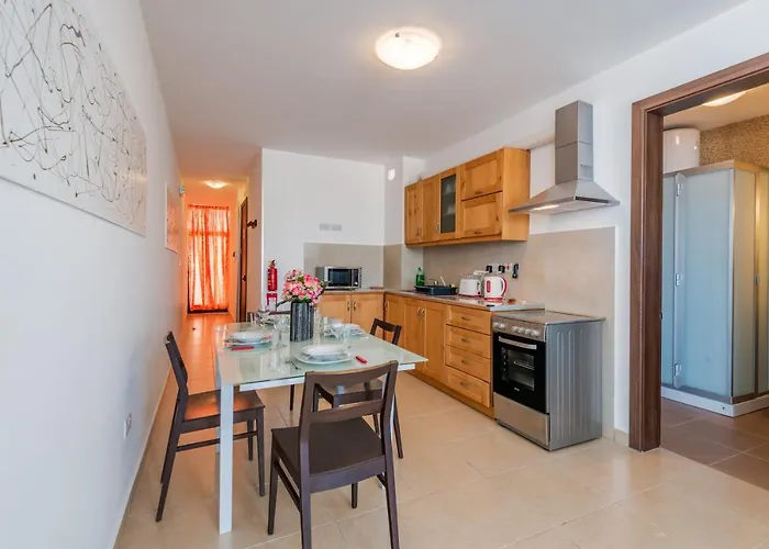 Penthouse With Seaview Terrace *