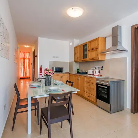 Penthouse With Seaview Terrace *