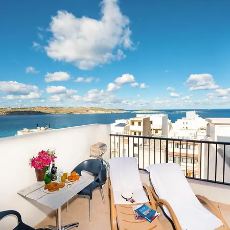 Penthouse With Seaview Terrace St Paul's Bay